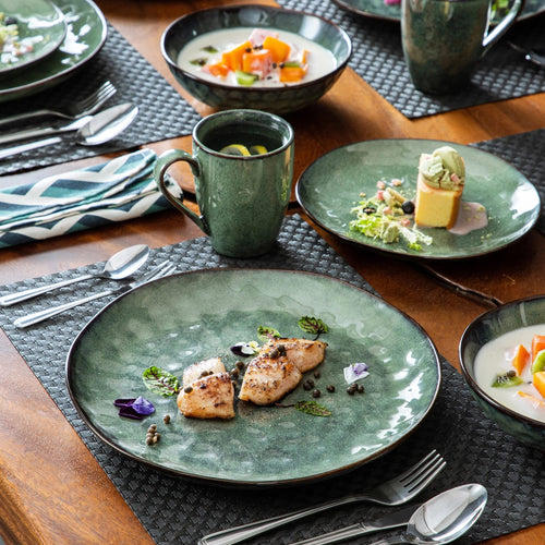 16-Piece Stoneware Dinnerware Set with Plates, Bowls and Cups
